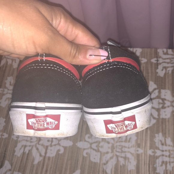 Vans - Picture 3 of 4